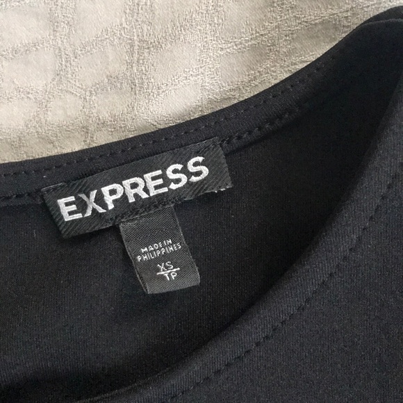 Express Crop Top - Picture 2 of 3